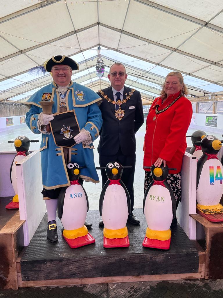 Fantastic to see <a href="/IceRinkWorthing/">Worthing Ice Rink</a> taking shape for the Winter with <a href="/WorthingMayor/">Mayor of Worthing</a> &amp; Mayoress.