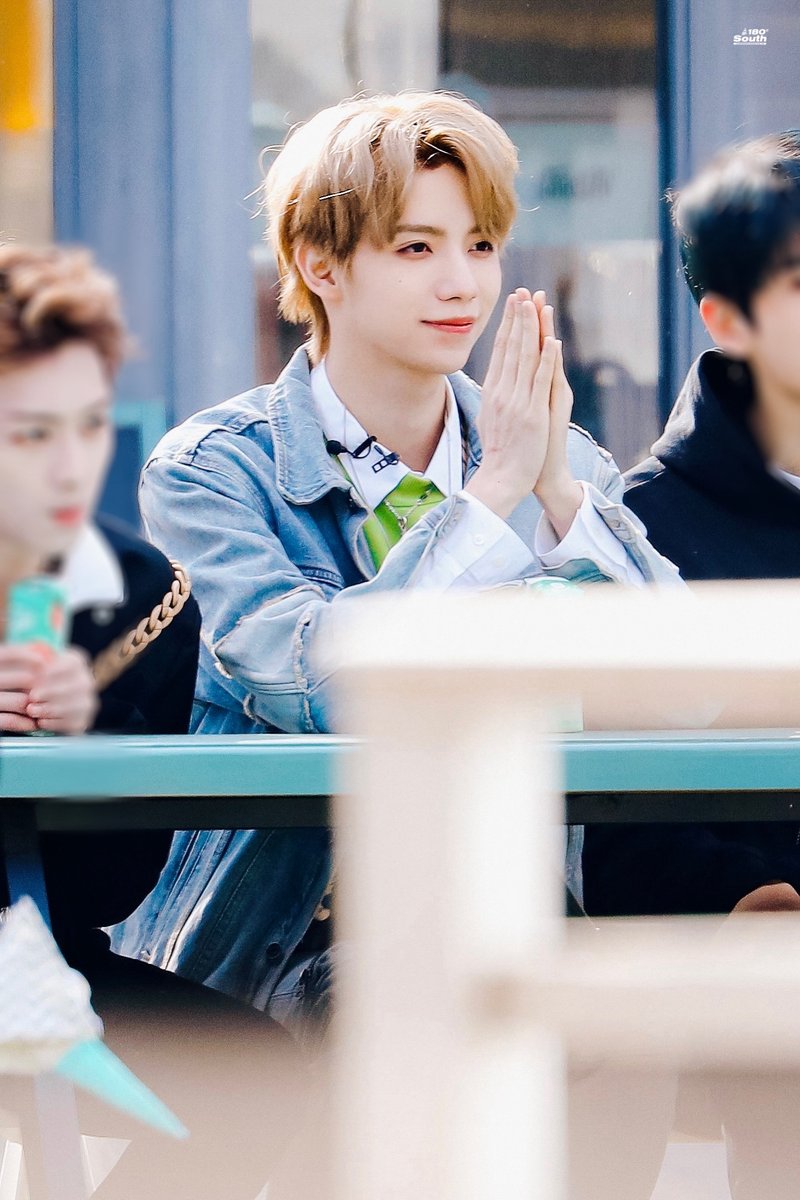 camping pics are the cutest of em all

cr: 180度以南•罗一舟
#LuoYizhou #罗一舟