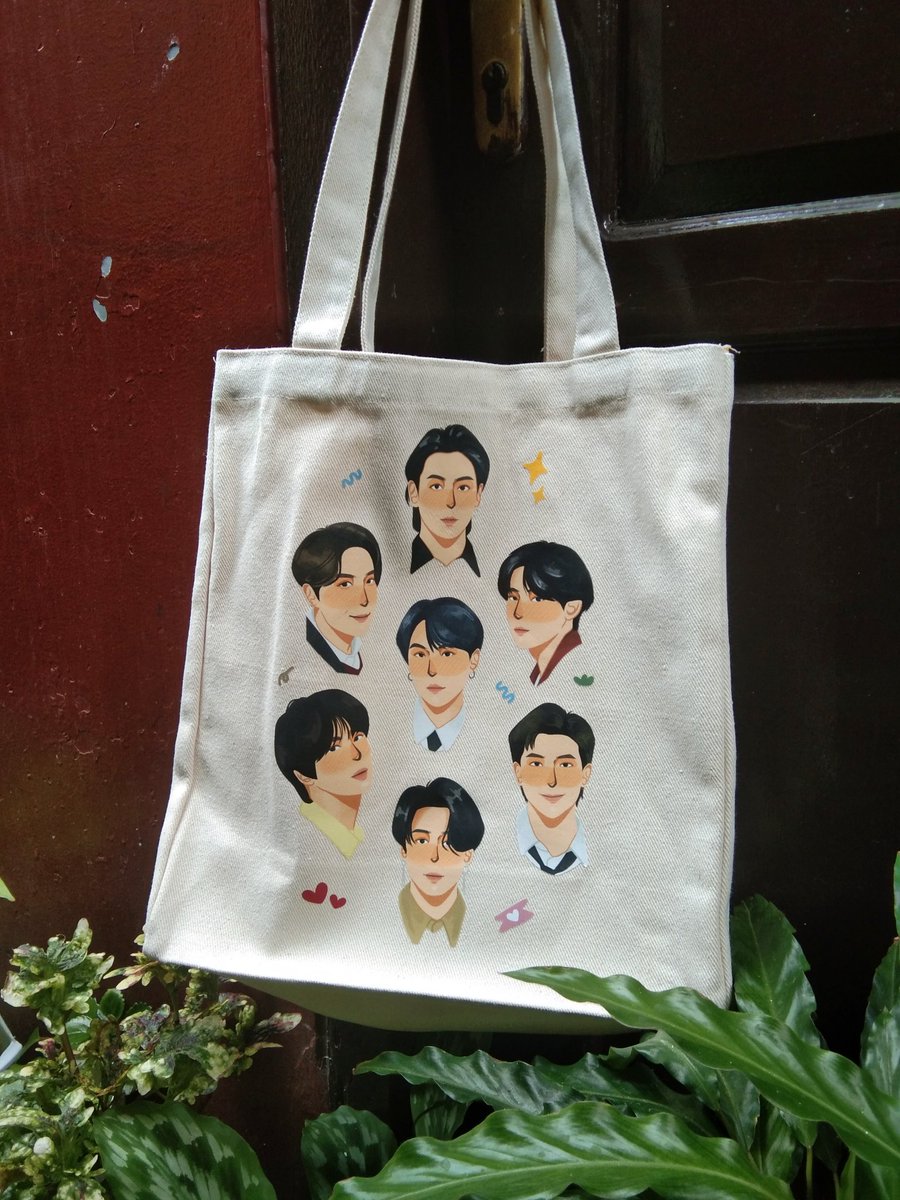 itsayeeshaa's tweet photo. Punteun.....
#totebag #btsarmy #btsedit #fanart #btsmerch #merch #jungkook #taehyung #namjoon #suga #jhope #jin #jimin #PermissionToDance #butter #btsindo #indoarmy #army https://t.co/l1fQ0HlZ1l