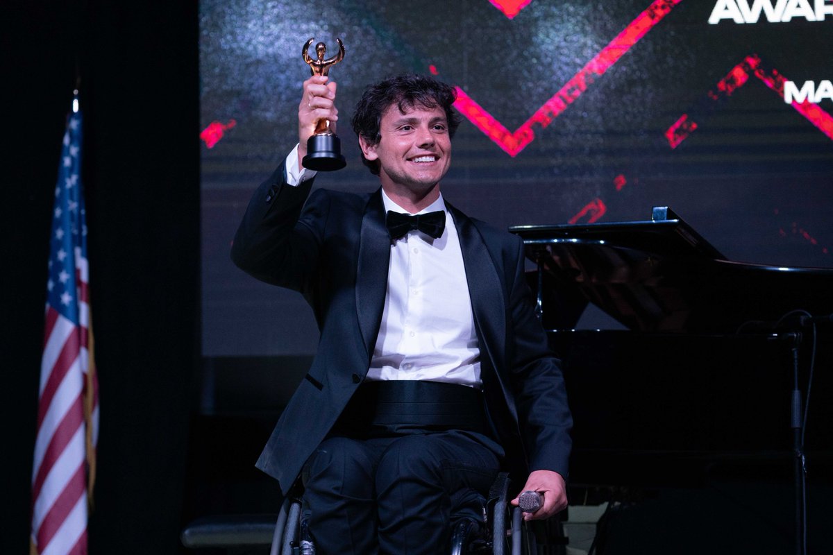 🎾🙌El tenista paralímpico, #CiscoGarcía, ha recibido el Premio a la Resiliencia inspiracional 2021 por su historia de vida, ejemplo de superación ¡Enhorabuena!

#nys #nysummit #nysummit2021 #Andalucía #CostadelSol #Marbella