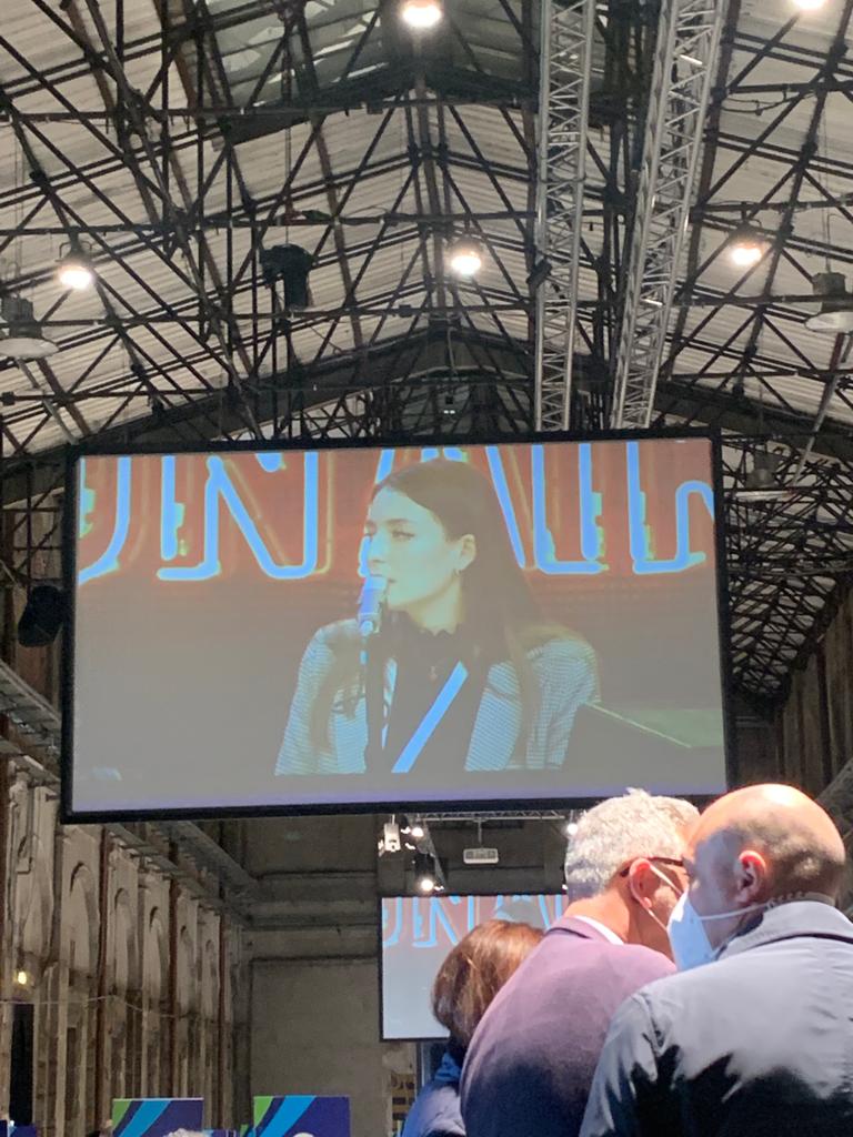 La nostra Costanza sul palco della #Leopolda👏👏👏