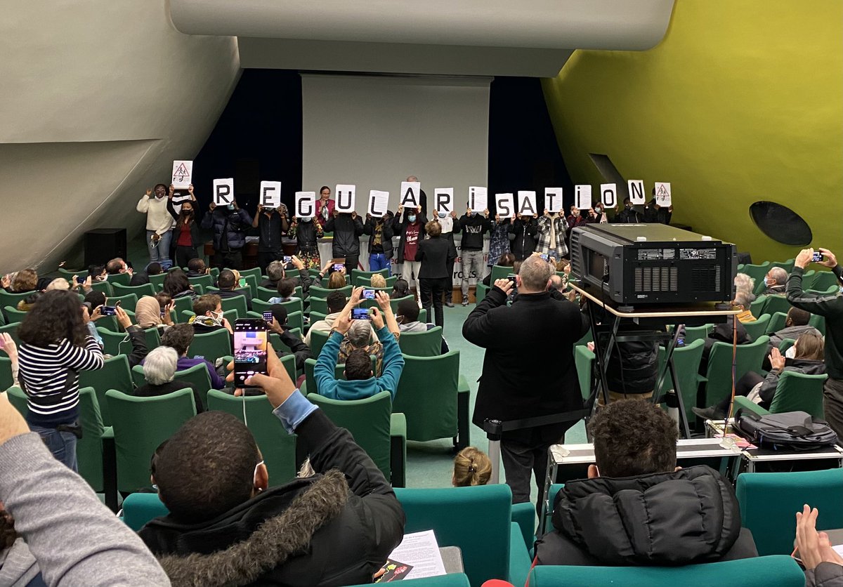 Cclooee's tweet photo. Avec le collectif #resf93 pour soutenir la régularisation des jeunes scolarisés @Clem_Autain @LandryNgang @alexiscorbiere @sorayahmechtouh https://t.co/OI6cgP6x9X