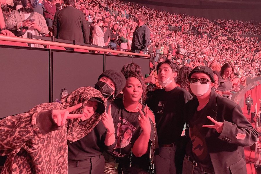 soompi's tweet photo. #BTS And #Lizzo Share Fun Photos Taken With Each Other At Harry Styles’ Los Angeles Concert
https://t.co/LJsApkPGRk https://t.co/KVJPQbYPFP