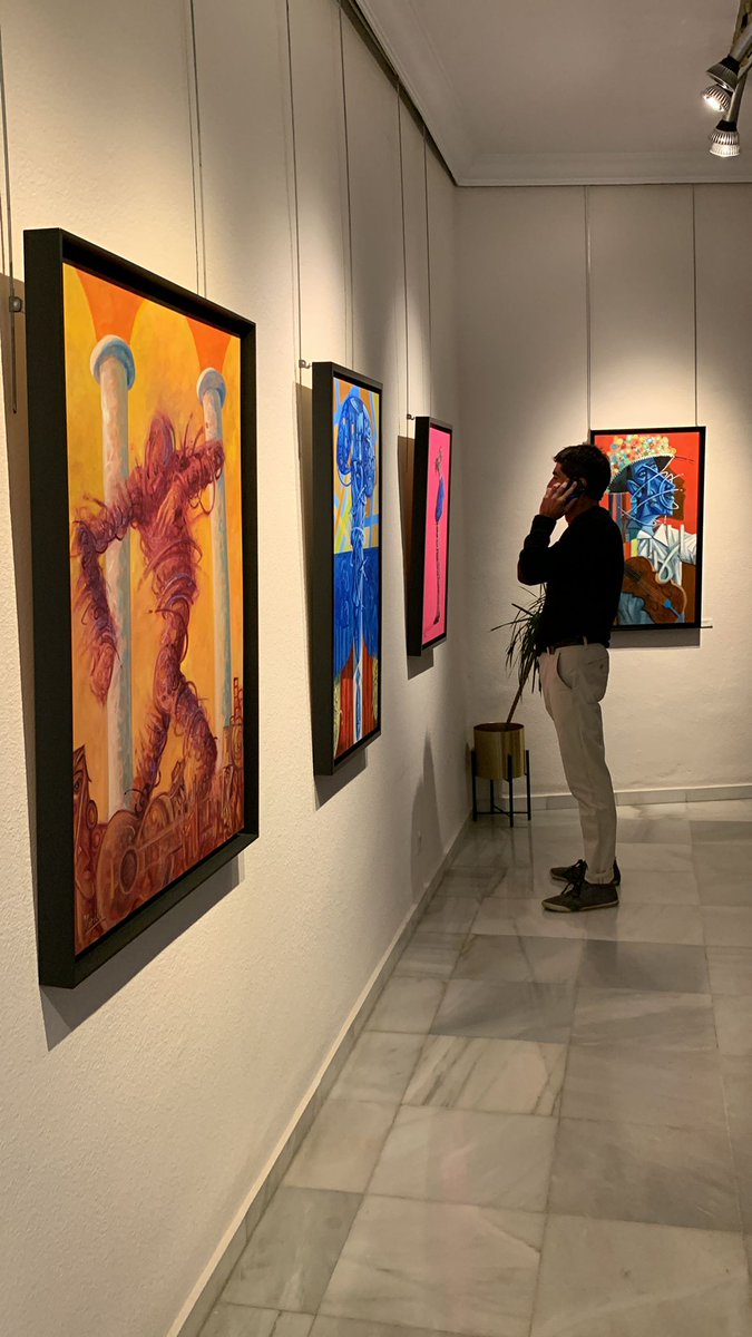 En <a href="/galeriabenedito/">Galería Benedito</a>, Andrés Mérida nos guía por un sendero de sentimientos, ideas y locuras que nos permitirá conocer su lado más íntimo. A través de su obra más reciente bailaremos, sin despegarnos de su trazo firme, al son de las vibraciones cromáticas.