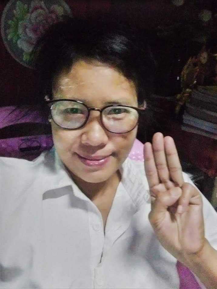 ro_salam1's tweet photo. A high school teacher, involved in Civil Disobedient Movement, resident of Toung Goe Tsp, Rakhine State, is abducted by terrorist Militaries.
20th November, 2021
#source #DMGmedia
#democracy
#rejectCoup
#WhatsHappeningInMyanmar https://t.co/Eb2YQwVs1U