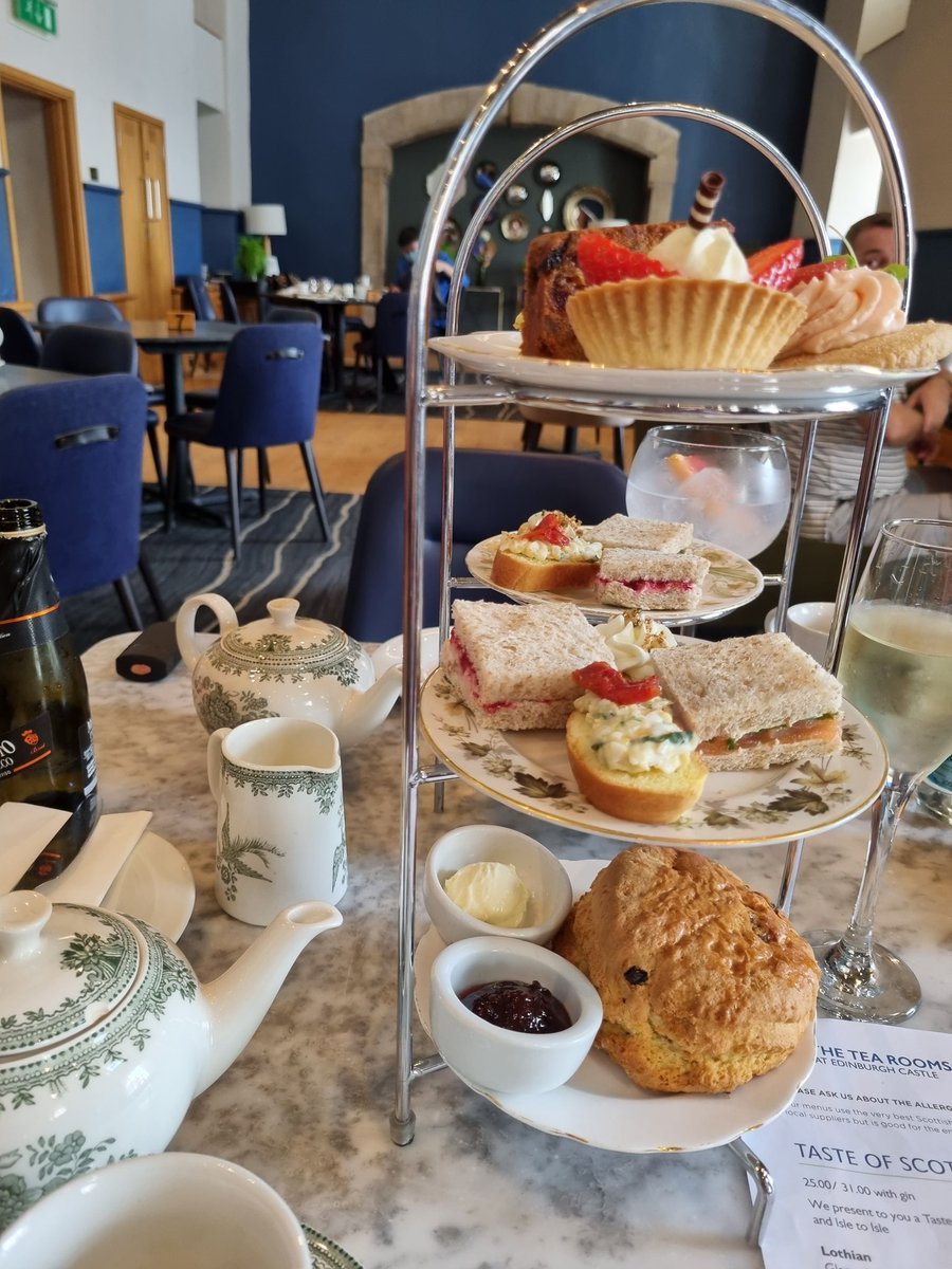 Arlene_HWycombe's tweet photo. @jenny_travels @TravelBugsWorld @AOAOxymoron @Adventuringgal @Chalkcheese111 @OutoftheOffice8 @OdetteDunn @Abfabtravels @AlisonAndalucia @beckyexploring @CharlesMcCool @eatlivestay @FitLifeTravel @GoodLifeWithIQ @jasontravelblog @JourneyHeroApp @kmf116 @travelingmkter @TravelAtWill @tangoandrakija @suziday123 @perthtravelers @MamaO_GO @LoriMoreno @LindaPeters64 @LiveaMemory @lizzie_hubbard2 @leisurelambie @leo_tuxedo @TrvTheWorldClub @DonNadeau @bl2life @BrielleMade @dipyourtoesin @doinggeography @GreatHopForward @meanderingmyway @HassaneTraveler @nisahnet @TravelMonk2 @maycausewanderl @nikstar942 @tthrash @Best_of_Tara @EAkindina @sightseer_unyil @USAS_WW1 @ARealGirlReview @BerkeleySqB @WattWhereHow Here's some more both in Edinburgh best burgers ever &amp; afternoon tea in Edinburgh Castle the biggest &amp; best scone #FlashbackFridaz #ShareAPlate #BringAFriend https://t.co/ZW486mEd7j