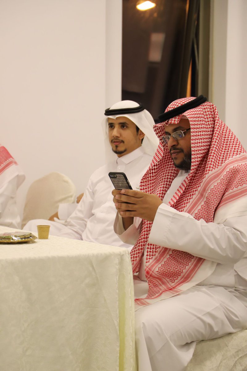 يتقدم فريق صناع السعادة التابع للجنة التنمية الإجتماعية والإهلية بالمدينة المنورة بخالص الشكر والتقدير لحضور الأستاذ /عماد طلال الجرفالي المدير التنفيذي للجنة تراحم بالمدينة المنورة ومشاركتهم لنا  مبادرة (سعادتهم غايتنا ) حضورهم شرفن لنا ٠