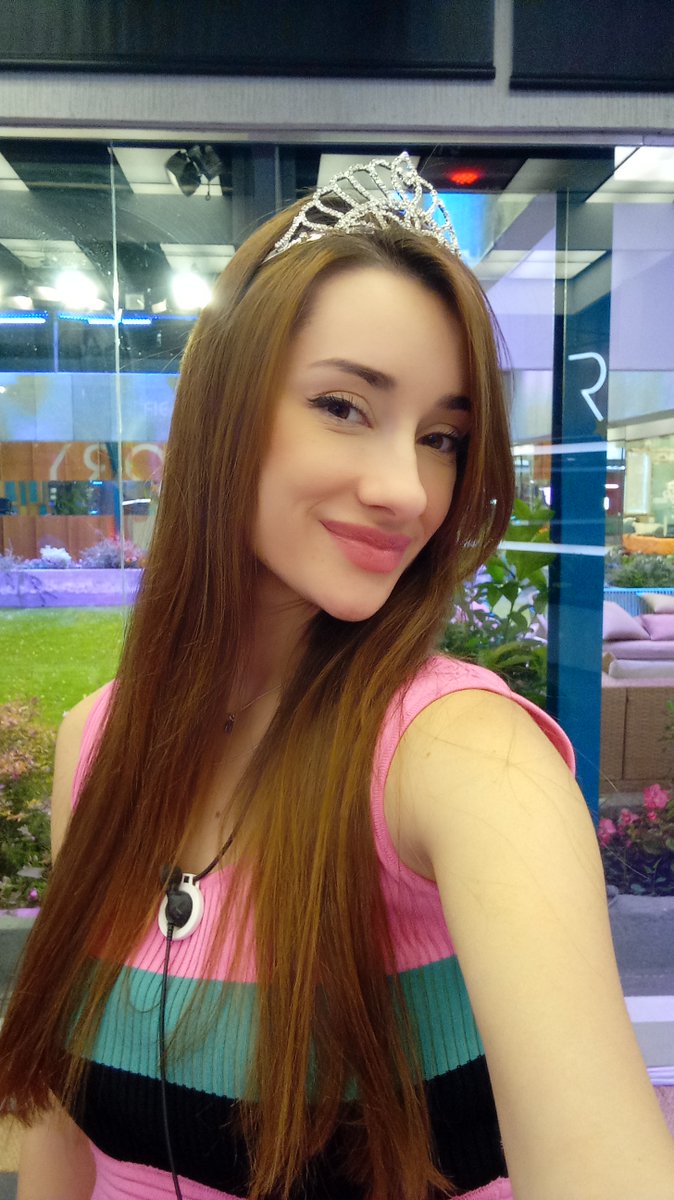 SecretStory_es's tweet photo. ¿Quién está más ✨ diva ✨ aquí?
🔁 Cristina
❤️ Adara
#Secret20N https://t.co/LX2UAKaguF