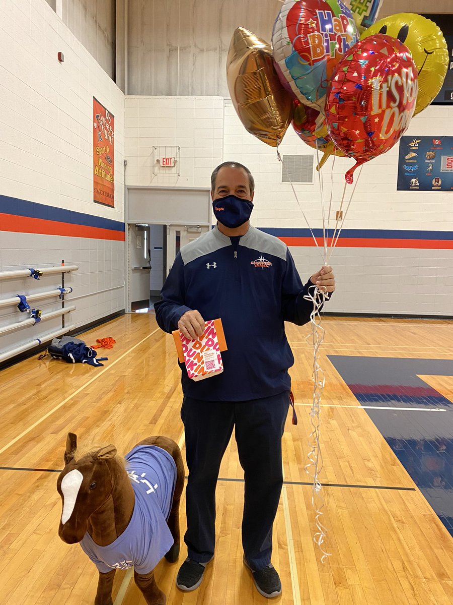 staggbball's tweet photo. happy birthday to the best coach o ur there! Thank you for everything Coach T. LETS GET THE DUB FOR YOU TODAY!! @BillTur70106985 🎉🎂🥳 https://t.co/XDloacLeOx