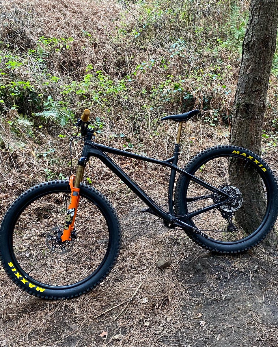 ajselwood's tweet photo. What a great first ride out at #forestofdean amazing machine. Bearing in mind I was having major back issues today to get PB on a few descents was unexpected. It helps that @Pedalabikeaway had a mini morzine vibe going on. Love it there!
#trekstache #newbikeday #mtb #mtbchat https://t.co/8NiyFZT496