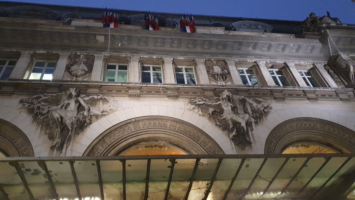 MyriamTaverna's tweet photo. Nice team Building game this afternoon at #garedelyon for #teamPNAS of @umr8612 with a trasure Hunt @untresoraparis with our new and former PhDs... @PhD_UPSaclay https://t.co/Scc2kpSt2R