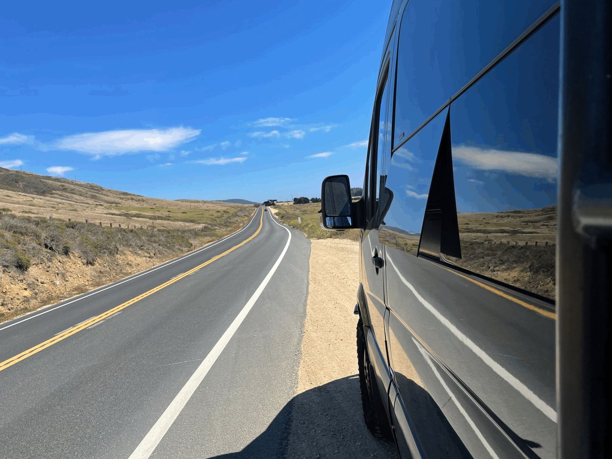 ROAVCustom's tweet photo. Blue skies for miles.

#vanlife #vanconversion #sprintervanconversions #vanlifecamper #vanlifestyle #vanlifers #mercedessprinter #sprintervan #tinyhouse #sprinter4x4 #roadtrip #campervan #california #coast https://t.co/NbLfzePZjM