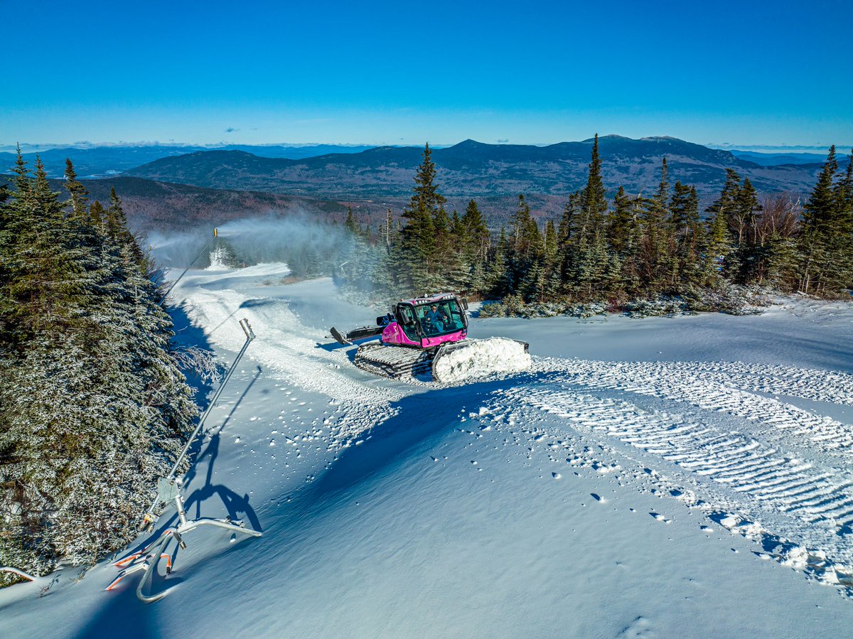 SugarloafMaine's tweet photo. Grooming is a go.

📸: Maine Drone Imaging https://t.co/xd1tBwWSf9