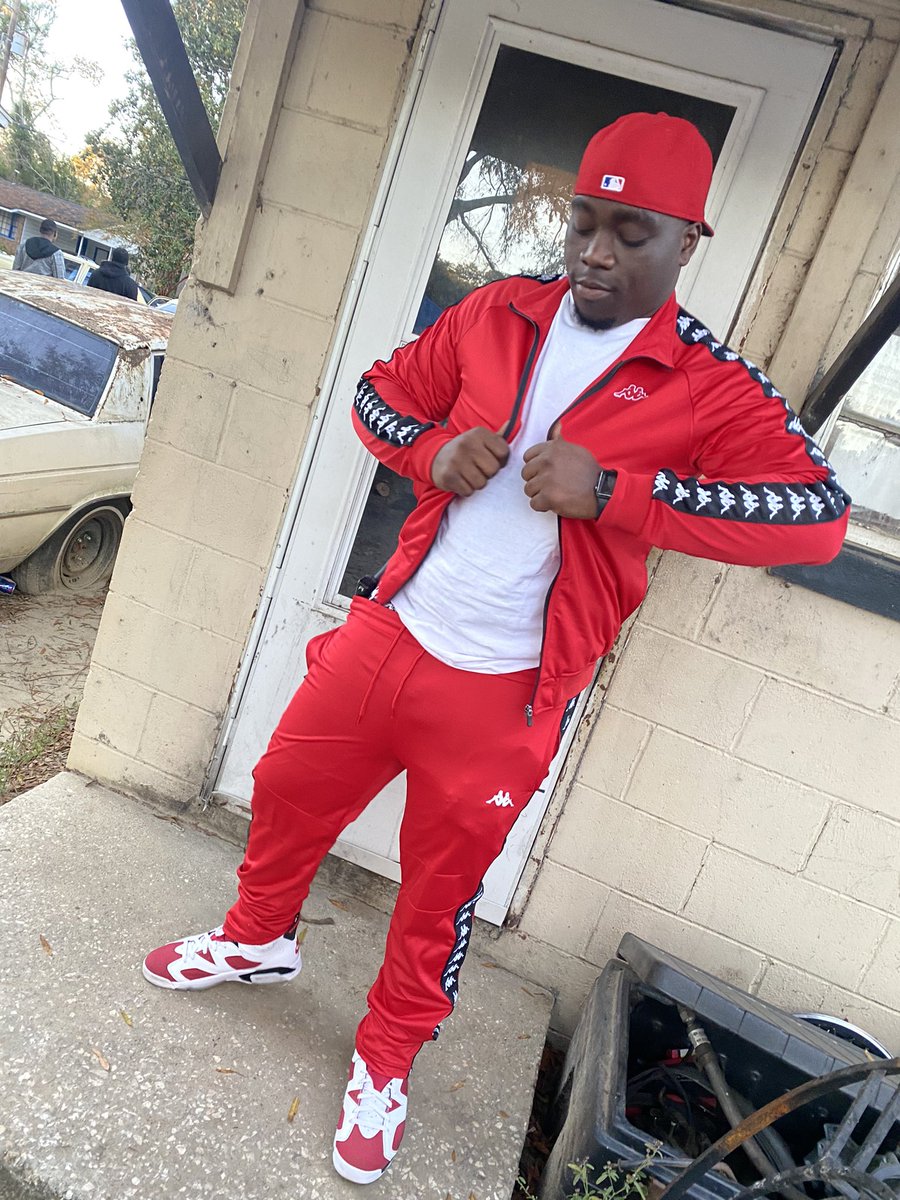 ykVeno's tweet photo. I’m still in the hood like a mf motor. #LLDABROS❤️🕊 https://t.co/613kPK4tnd