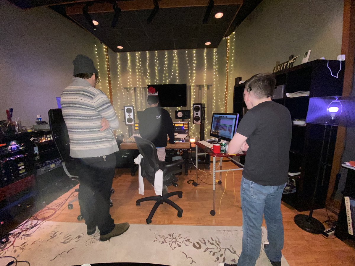 Petes_Diary's tweet photo. @petedank recorded the guitar tracks on Day 3 at #wireandvice.
The rough demos are already 🔥
Cant wait to record vocals and get this mixed! 🎤🎶
#PD3 Spring 2022 EP - six tracks of RnR ⚡️⚡️⚡️ https://t.co/TMFSkxDvuH