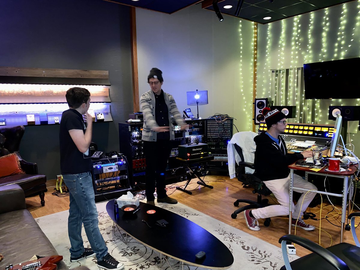 Petes_Diary's tweet photo. @petedank recorded the guitar tracks on Day 3 at #wireandvice.
The rough demos are already 🔥
Cant wait to record vocals and get this mixed! 🎤🎶
#PD3 Spring 2022 EP - six tracks of RnR ⚡️⚡️⚡️ https://t.co/TMFSkxDvuH
