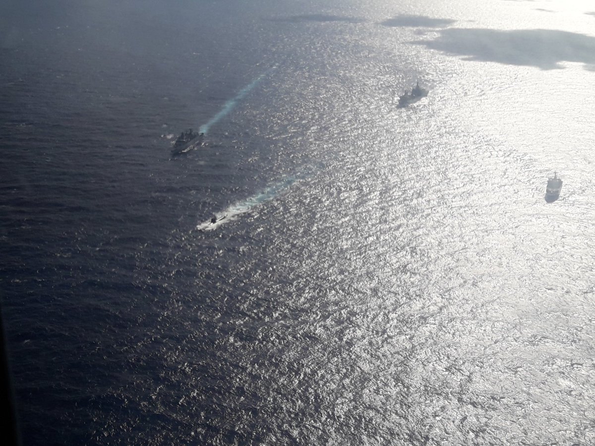 Una aplicación me recuerda que hace 4 años estaba en estos días embarcado ⚓🌊 en el Mediterráneo Central en la Operación Eunavfor Sophia 🇪🇺, justo afuera de las 12 millas de Libia. Misión: frenar a redes de traficantes de personas. Acá con buques de 🇪🇦🏴󠁧󠁢󠁥󠁮󠁧󠁿🇩🇪 y sub 🇵🇹 <a href="/UEenChile/">UE en Chile 🇪🇺</a>