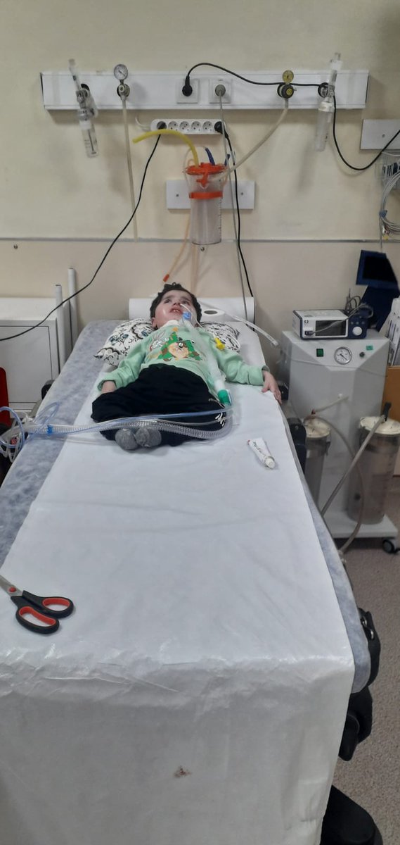 Abdullah'ın çıkmayan sesi olun lütfen.Zamanı kalmadı lütfen Abdullah'ın elinden tutun Abdullah şuanda solunum sıkıntısı yaşıyor ve bugün yoğun bakıma alındı <a href="/drfahrettinkoca/">Dr. Fahrettin Koca</a>
#ankaratravesti #AbdullahaNefesOl #DuenyaCocukHaklarıGuenueKutluOlsun #AYTUTULMASI #50Artı1leGideceksiniz