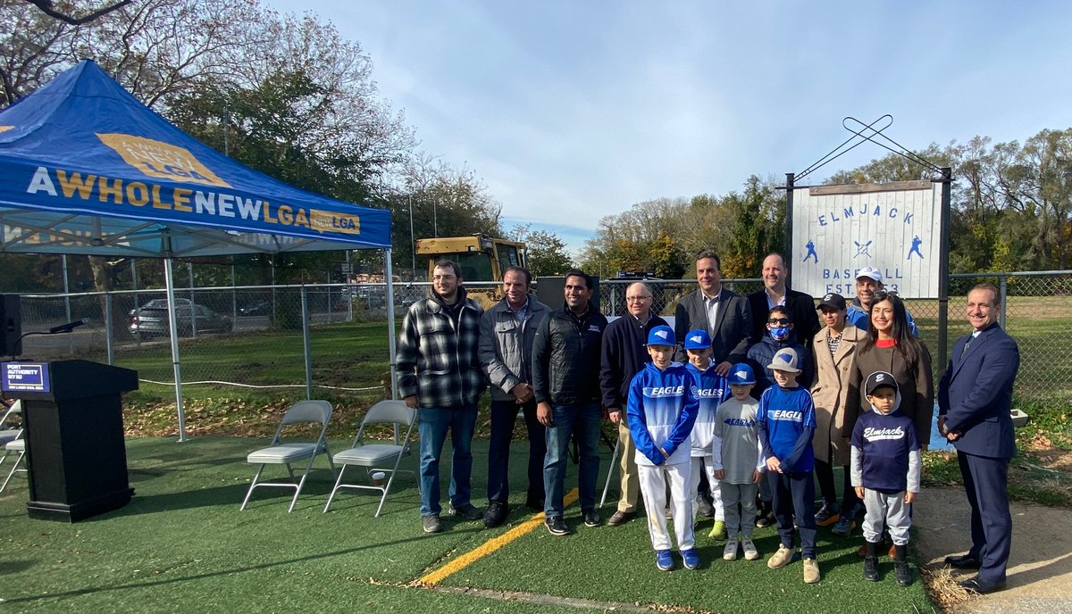 HershParekh's tweet image. Excited to announce the start of construction at @ElmjackLL Baseball Field! By the time the Spring '22 season starts, the players will have all new ball fields. It's a win-win-win for @PANYNJ, our partners at @SkanskaUSA, and the community. All a part of building #AWholeNewLGA.
