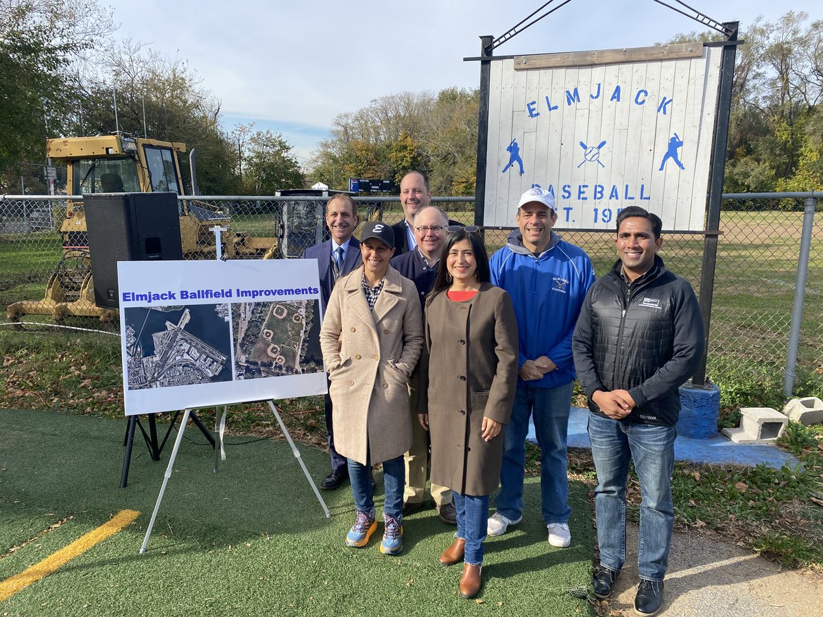 HershParekh's tweet image. Excited to announce the start of construction at @ElmjackLL Baseball Field! By the time the Spring '22 season starts, the players will have all new ball fields. It's a win-win-win for @PANYNJ, our partners at @SkanskaUSA, and the community. All a part of building #AWholeNewLGA.