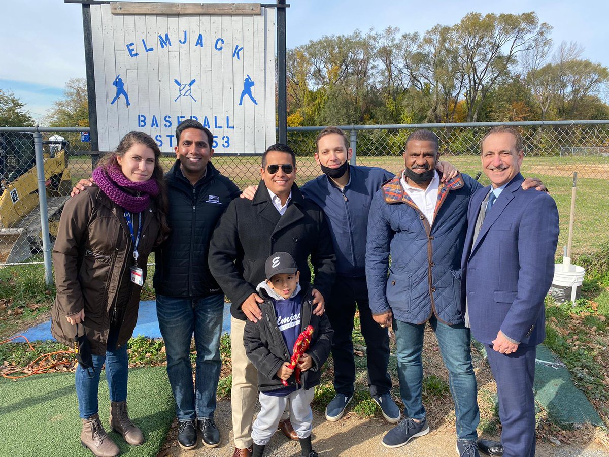 HershParekh's tweet image. Excited to announce the start of construction at @ElmjackLL Baseball Field! By the time the Spring '22 season starts, the players will have all new ball fields. It's a win-win-win for @PANYNJ, our partners at @SkanskaUSA, and the community. All a part of building #AWholeNewLGA.