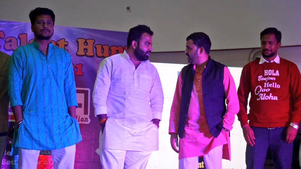 VTripathiINC's tweet photo. आज भोपाल में भाई गुलाम हैदर जी जी एवं साथियो द्वारा आयोजित सांस्कृतिक कार्यक्रम में NSUI प्रदेश अध्यक्ष भाई @ManjulTripathi_ जी,भाई @AASHU_NSUI जी,भाई @Ravi_NSUI_Mp जी,भाई @Samarth_Nsui जी,भाई @ChoubeyNsui @bhavyas01 जी के साथ उपस्तिथ रहा
#VTripathiINC https://t.co/n6Hh5YVTFv