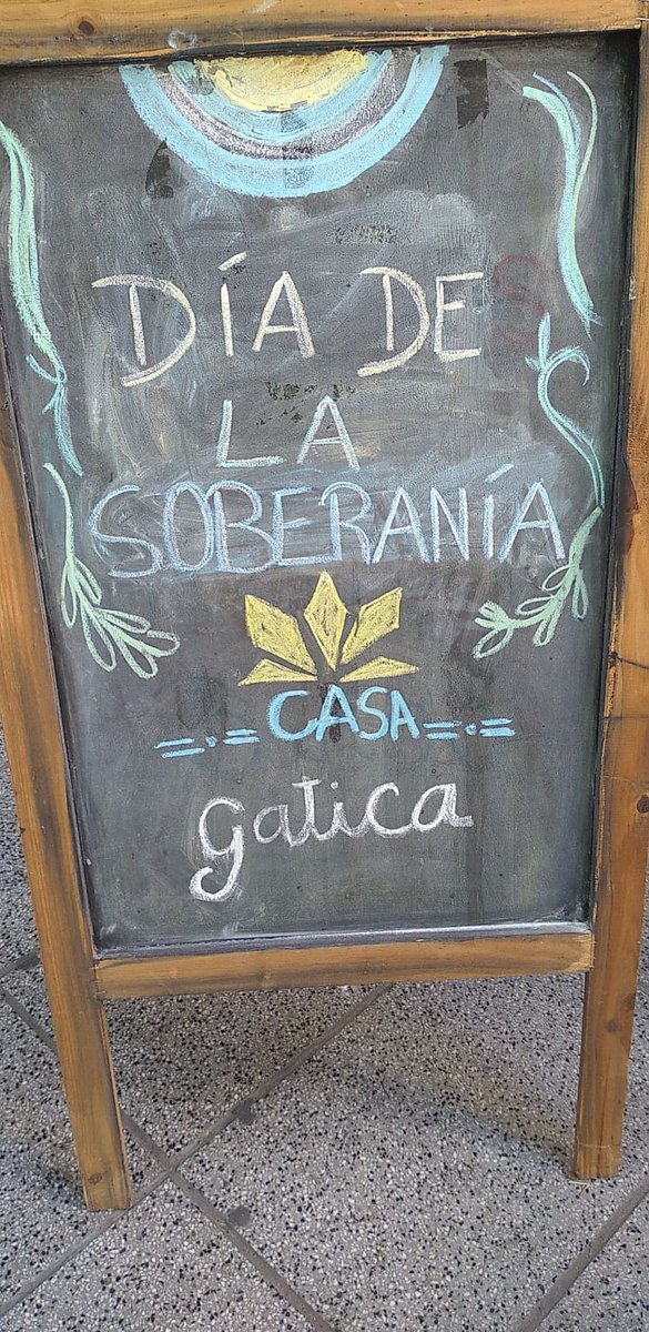 CasaGatica's tweet photo. En el #DiadelaSoberaniaNacional seguimos militando en @CasaGatica por una patria más justa, libre y soberana y pedimos que haya #JusticiaPorLucas https://t.co/glCmOCBEcW