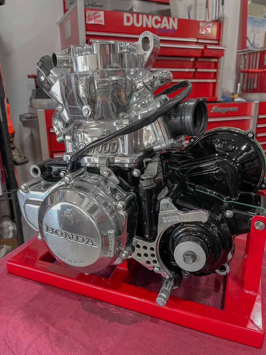 DuncanRacingInt's tweet image. Details of the bike from yesterdays post. Rebuilt #TRX250R 
#PC2000 power plant-polished 
#PaulTurnerPipe 
#FatBoy2 Silencer
#PyramidReed
#KeihinCarb
#Hinson
#Lonestar Chassis
#Elka Shocks
#RKChain
#Maxima