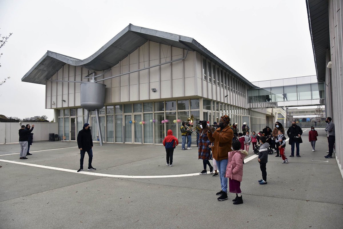 Quel meilleur acte concret que d’inaugurer l’école Lucie-Aubrac le 20 novembre, journée internationale des droits de l’enfant.Un moment de joie partagé avec nos enfants, enseignants, agents, parents et partenaires <a href="/GildasMaguer/">Gildas Maguer</a> <a href="/PlaineCoDev/">Plaine Co Développement</a> <a href="/PlaineCommune/">Plaine Commune</a> <a href="/pierrefitte_93/">Ville de Pierrefitte-sur-Seine</a> @dasen93