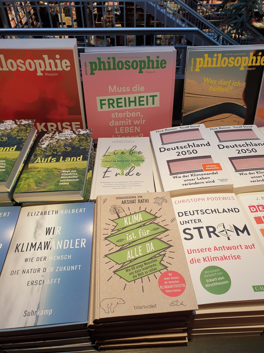 MolinaGosch's tweet photo. Da kommt Freude auf 🎉🌳 Das Buch #LiebeErde liegt beim #Klima bei @kulturkaufhaus aus 🤗💚 
#33briefe #naturelove #klimaschutz https://t.co/oZmgH7nHmo