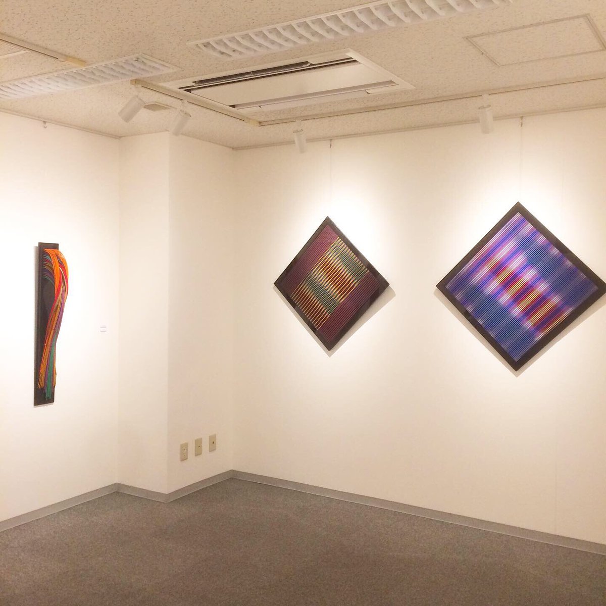 AOlive_ginza's tweet photo. 平面作品だと思ったら、綿布、綿テープ、フェルト、ボルトを使った半立体作品🤗
□
Gallery UEDA
2021
草間喆雄 展
-点・線・色-
Tetsuo Kusama Exhibition
2021.11.1-20
#草間喆雄 #tetsuokusama #Galleryueda #ギャラリー上田 #色糸 #布 #art #artwork #artgallery #ginza #color #colorstrings https://t.co/2ZgH1BJVGe