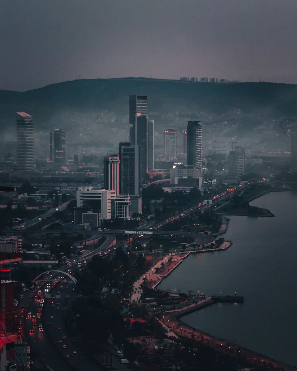 izmirgibiyiz's tweet photo. İzmir bugün yorgun, üzgün ve yaşlanmış https://t.co/gvho9Iko6e