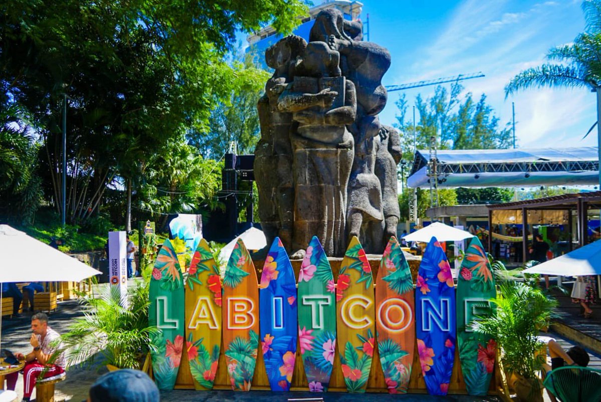 WalterAlemanSV's tweet photo. #LABITCONF #labitconfweek https://t.co/lnvGHsmhoO