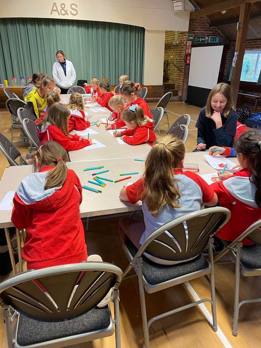 GuidingSussexE's tweet photo. Denton and Newhaven Rainbows have taken part in our Winter Wonderland Virtual Event together.
How wonderful! ❄✨⛄
#WinterWonderland2021 #virtualguiding #girlguidingsussexeast @Girlguiding @Guiding_LaSER https://t.co/U2vv4ZkWtV