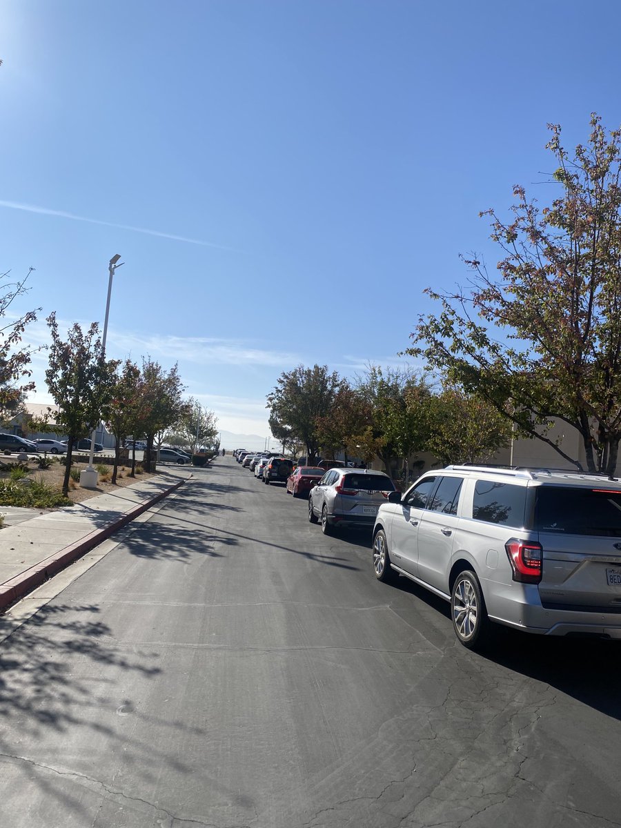 jerryferrso's tweet photo. Great turn out this morning for our Thanksgiving Basket Outreach! https://t.co/FTJWabEHGm