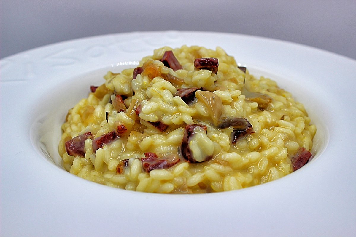👨‍🍳 Hoy compartimos esta deliciosa creación de <a href="/lacocinadegibe/">La cocina de Gibello</a> 
👨‍🍳 Arroz con Jamón Dehesa de Extremadura, setas y ese toque cremoso de la #tortadelcasar ¡¡Delicioso!!

#receta #queso #arroz #jamoniberico
