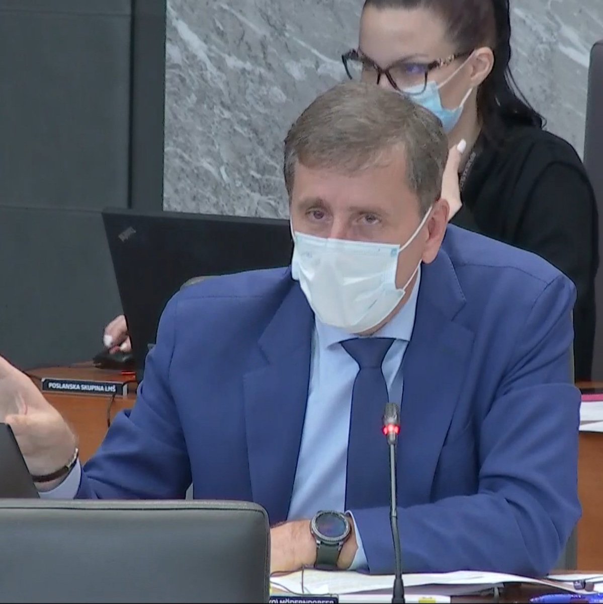 StrankaLMS's tweet photo. #Uspelo ✅ Zelena luč odbora našemu predlogu, ki samozaposlenim, družbenikom in kmetom vrača pravico do nadomesila za karanteno. V sredo upamo na zmago še na seji državnega zbora. https://t.co/Ze2YkzDgvp