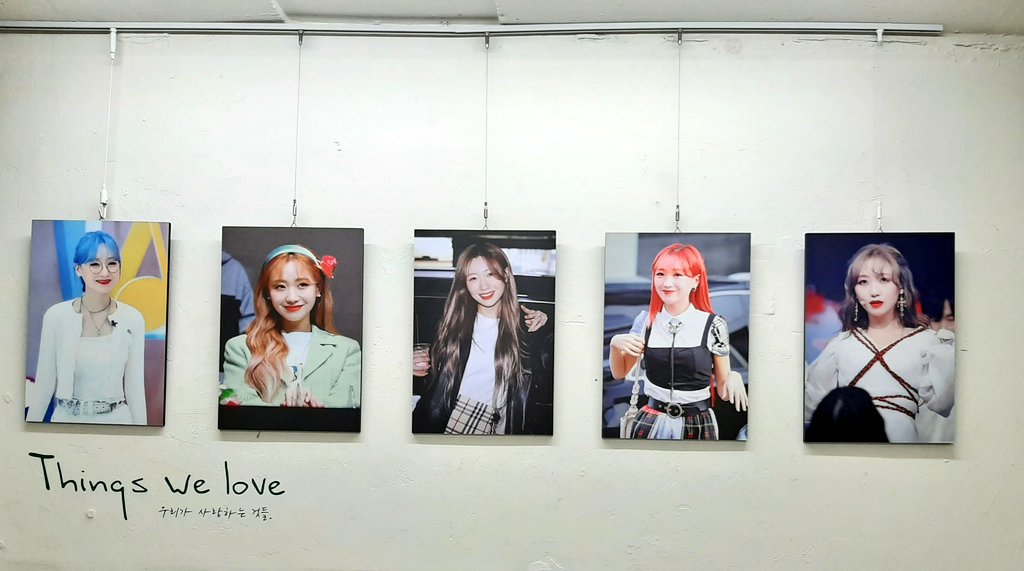 LovelyJiae521's tweet photo. #류수정_0원히_4랑해
@mldc_sj 
아기자기하게 예쁘게 꾸며져있던 수정이 카페!!
럭키드로우 통해 수정이 싸인이 담긴 뜻밖의 선물을 받을 수 있어 너무 행복했어요❤
정말 감사합니다!! https://t.co/u7Q7SGyFn3
