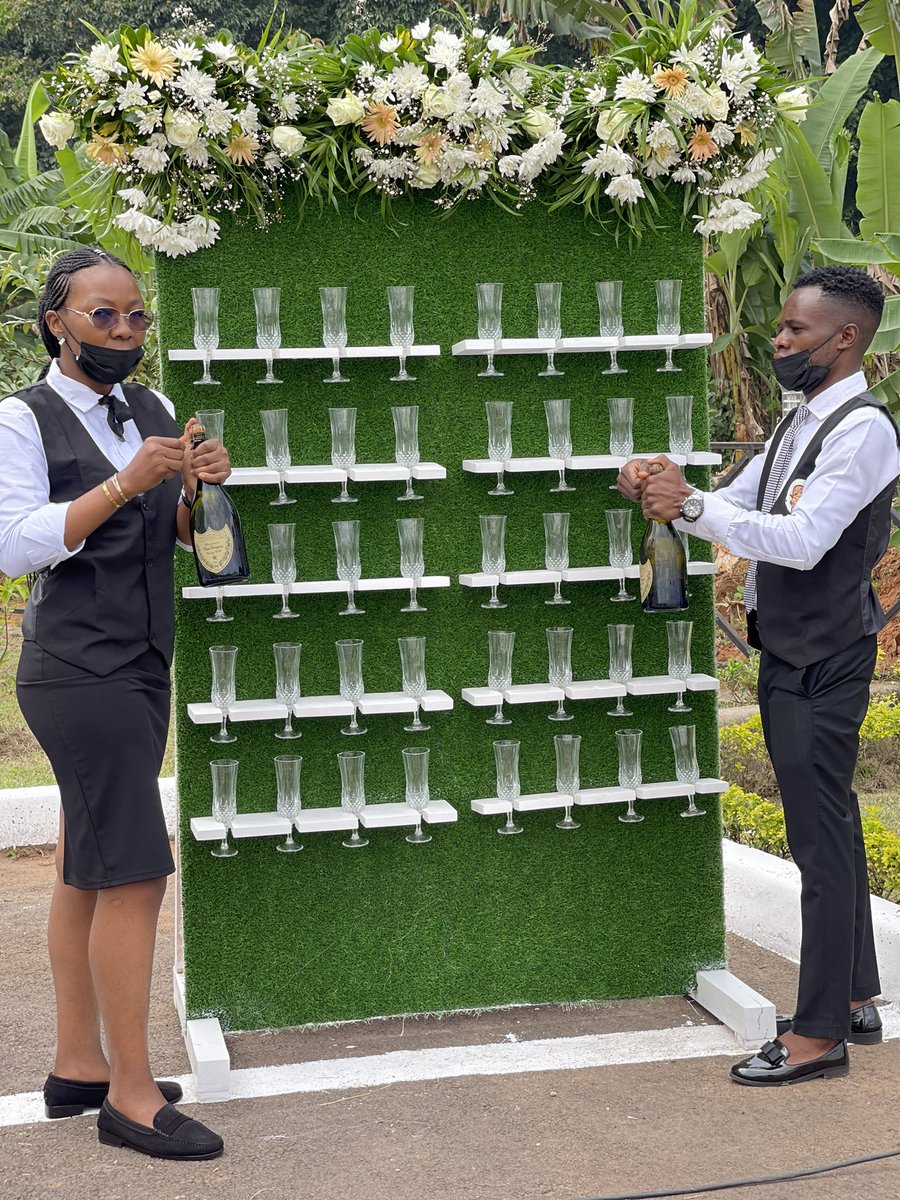 Merci infiniment au Couple Amougou pour la confiance qu’ils nous ont accordé pour le traiteur de leur mariage.