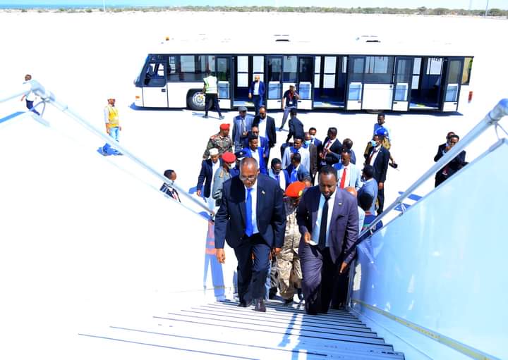 SONNALIVE's tweet photo. Madaxwaynaha Somaliland Muuse Biixi Cabdi ayaa maanta Xadhiga ka Jaray Berbera International Airport. 

Munaasabad dib loogu furayo garoonka Diyaaradaha ee magaalada Berbera oo dib u dhis balaaran iyo qalabayn casri ah lagu sameeyey ayaa maanta ka qabsoontay Berbera, https://t.co/7nxUXVsMLM