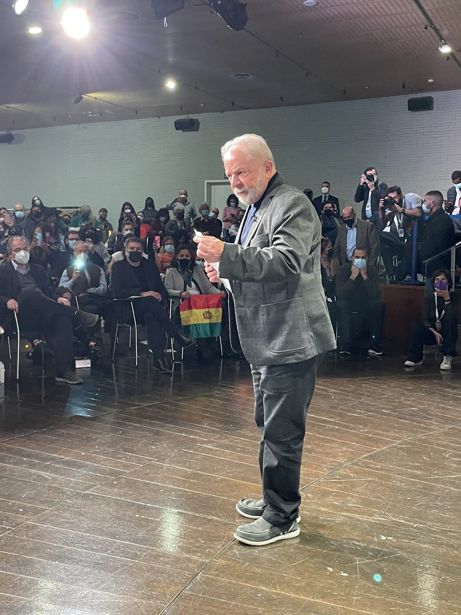 Gracias <a href="/PodemosInter/">Podemos Internacional</a> por invitarme a “Construir futuro:retos y alianzas populares”.Escuchar a Lula hablar del sufrimiento q provoca el hambre nos tiene que hacer reflexionar. Nunca dejar de luchar por los q más nos necesitan, luchar por erradicar la desigualdad <a href="/PSOEInternacion/">PSOE Internacional y Cooperación</a>