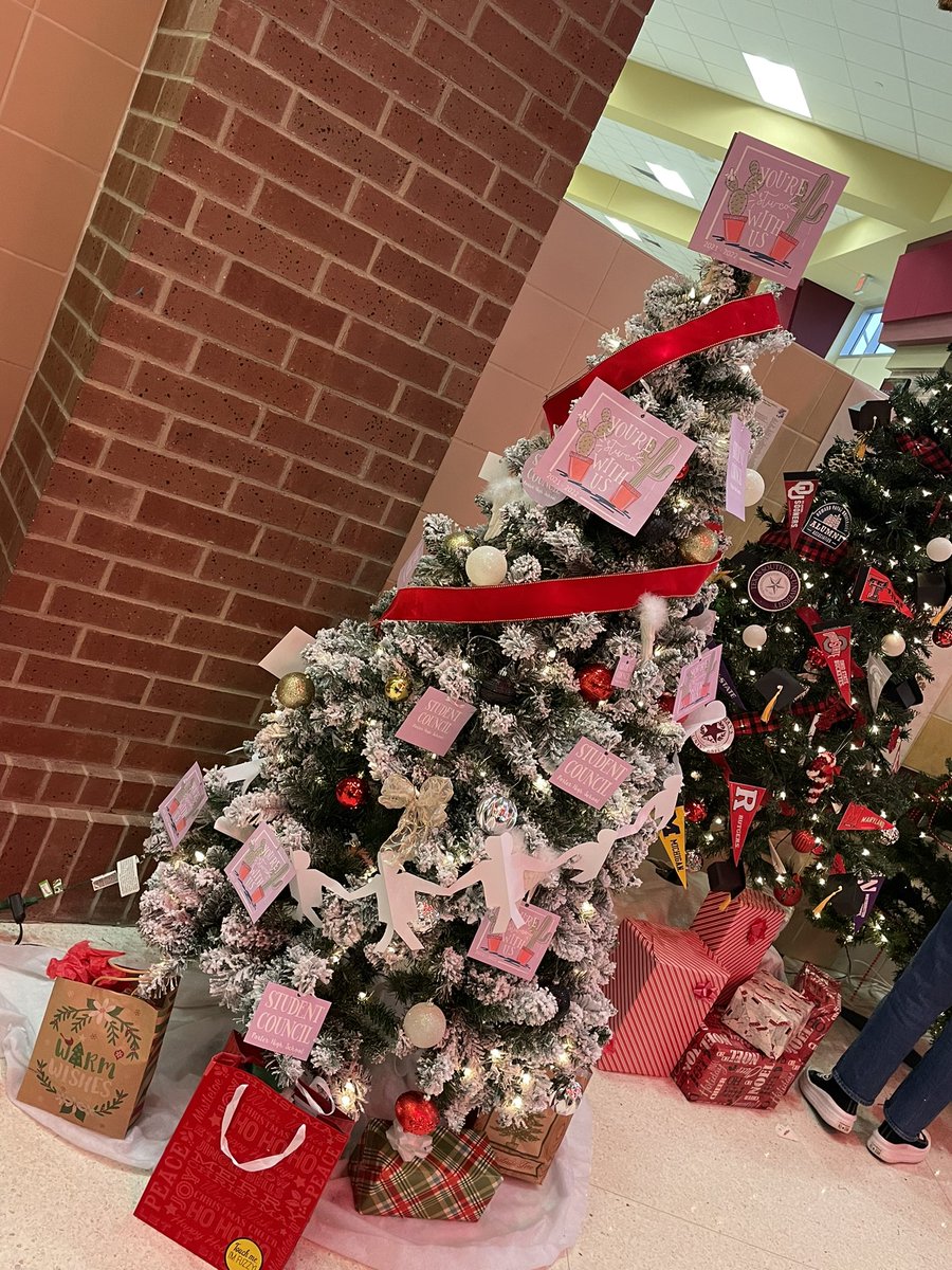 Deck the Halls with my StuCo kiddos was a success