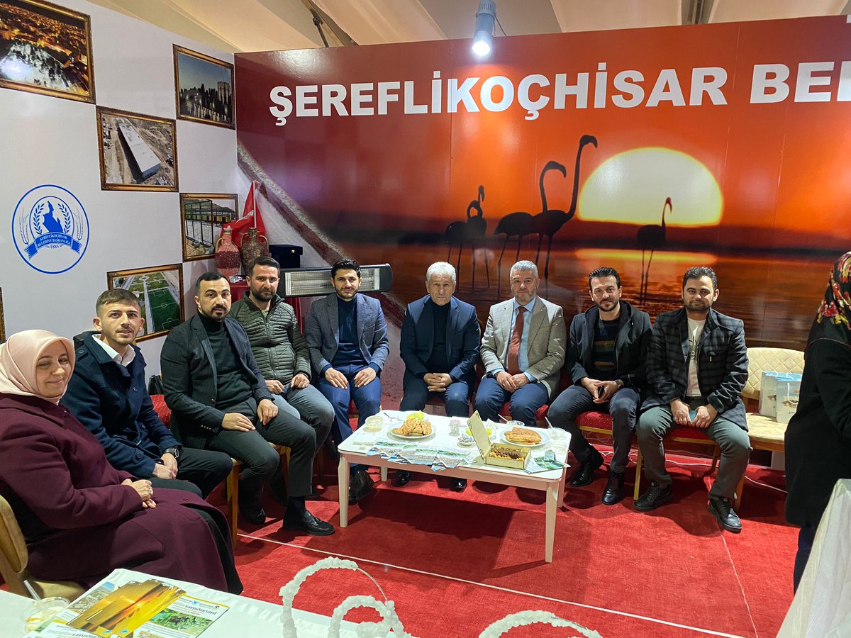 AK Parti Pursaklar İlçe Başkanı Sayın Servet Türkayık, gençlik festivalinde standımızı ziyaret ederek Belediye Başkanımız Sayın Memiş Çelik ve AK Parti İlçe Başkanı Sayın Erkan Seyhan ile bir araya geldi.