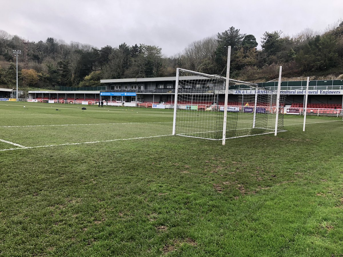 robbrownhx's tweet photo. Live #NonLeague football #Dover v #fcht #crabble @NonLeagueCrowd https://t.co/JFs9fzmjW1
