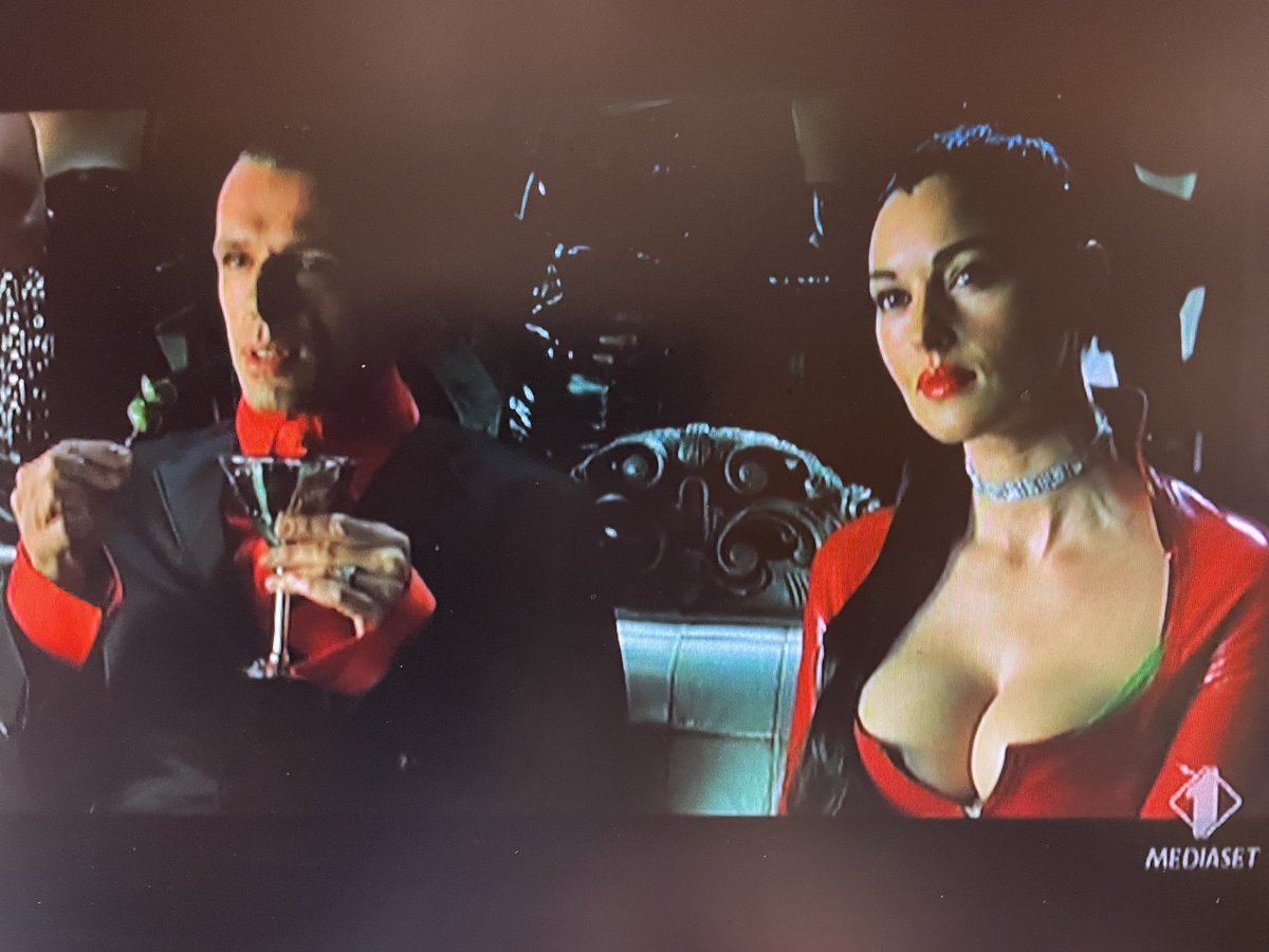 piumigliore1's tweet image. #matrixrevolution …convincente l’interpretazione della Bellucci 🤦🏻