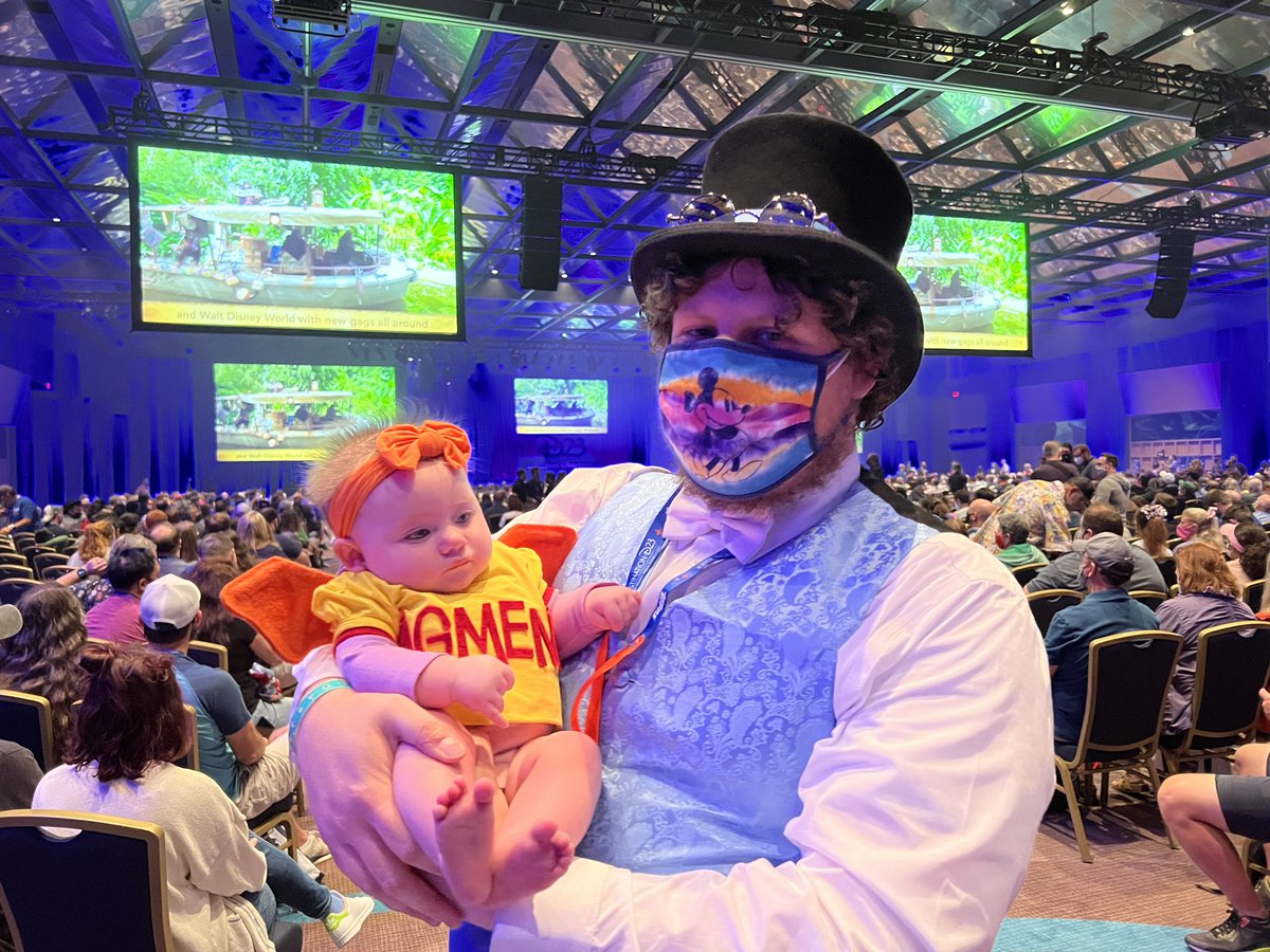 Dreamfinder and his little Figment getting ready for the first activities of #DestinationD23