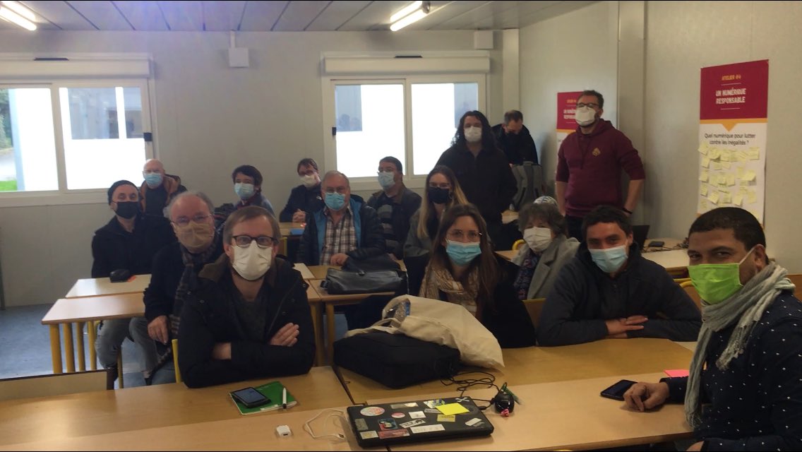 Hugobiwan's tweet photo. Un grand merci aux habitants volontaires ayant participé ce matin à l'atelier #numresp chartes territoriales @metropolerennes ce matin ! Good job ! Et @mediatino de @assobug M.Marcus de la maison des squares et @PierreJannin ! #rennes https://t.co/ErZnRTYyhd