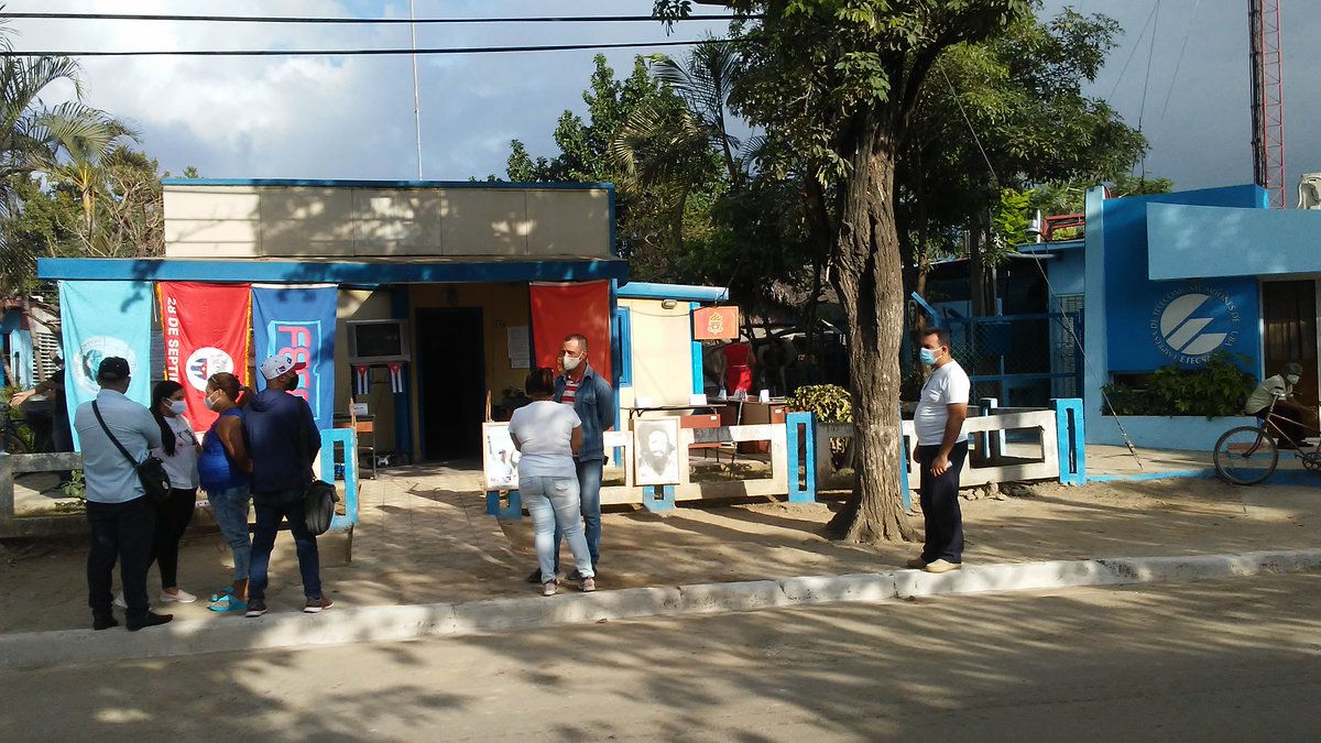 #FidelPorSiempre:“Cuando yo oigo hablar de columnas, de combate, de tropas, yo siempre pienso: he aquí nuestra más firme columna, nuestra mejor tropa, la única tropa que es capaz de ganar sola la guerra:!Esa tropa es el pueblo”! #Moncada2021 #AquiNoSeRindeNadie #CubaViveYRenace