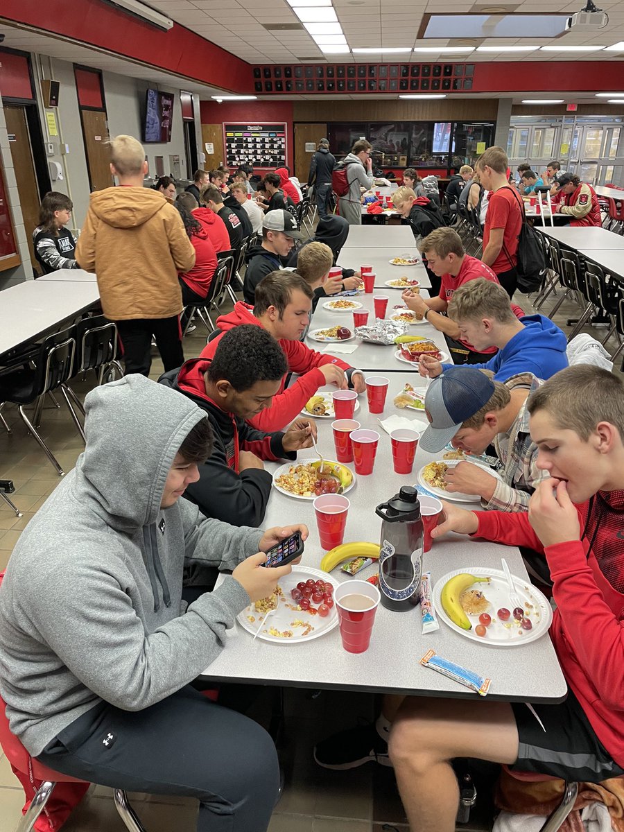 LamarTigersFB's tweet photo. Tigers are fueled up for the Quarterfinal Game TODAY at 1 p.m. in Ava!!! Game will again be live-streamed via MSHSAA link!!! Go Tigers!!!! #BrotherhoodStrong🐅🏈 https://t.co/cGhQNSmk5p