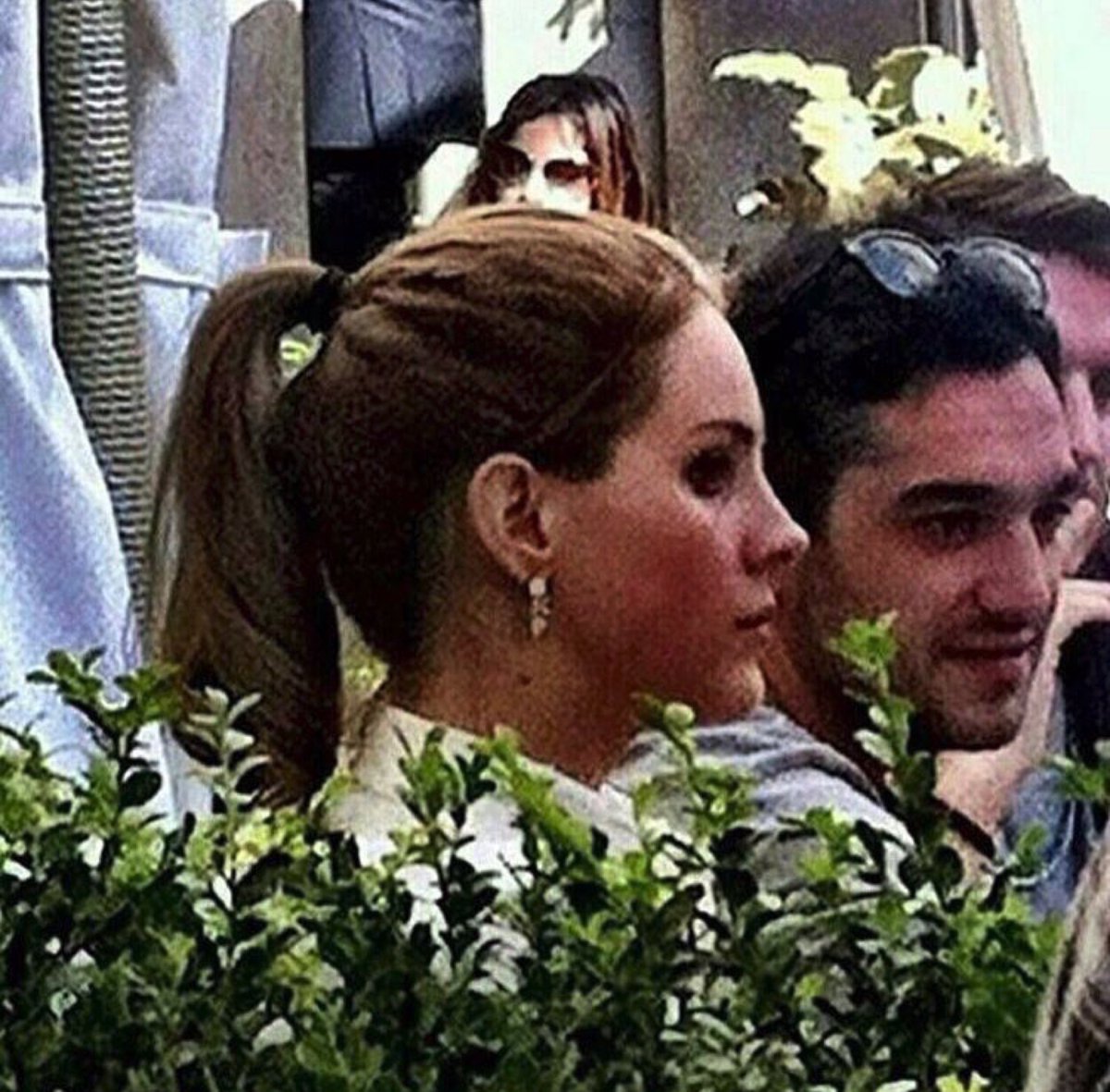 QUEENP0P's tweet photo. Lana Del Reys ponytail looks so good https://t.co/U6FlHmMOUE